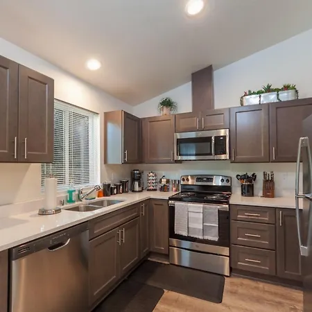 Modern And Stylish King Bed Wifi Free Parking Apartment Spokane Valley Exterior photo