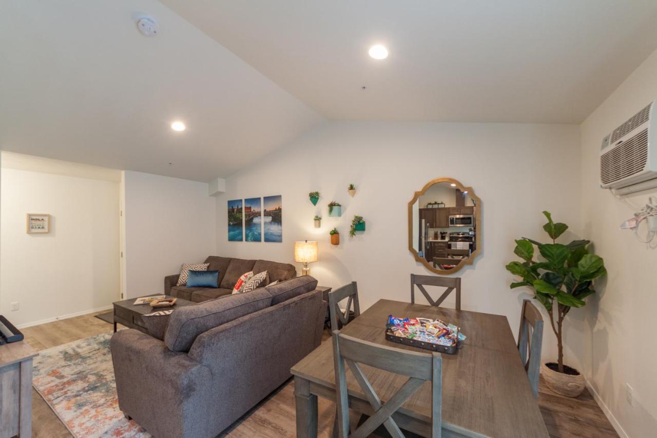 Modern And Stylish King Bed Wifi Free Parking Apartment